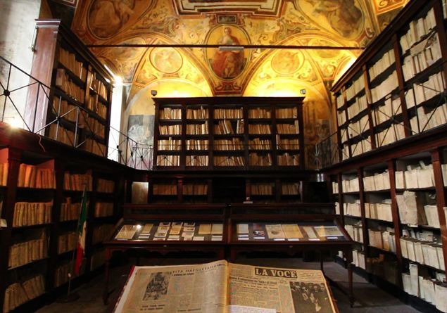 ナポリの州立公文書館 - Napoli | Secret World Trip Planner