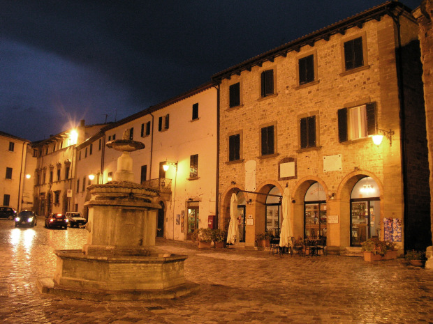 San Leo sorgindutako herri bat - San Leo | Secret World Trip Planner
