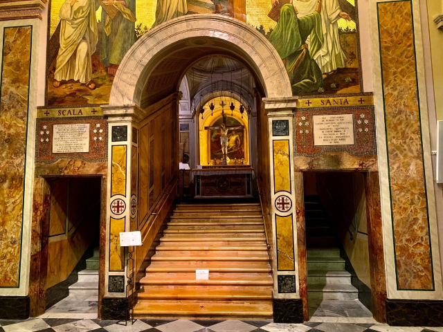 Basilica of St Mary Salome og den hellige trappe - Veroli | Secret World Trip Planner