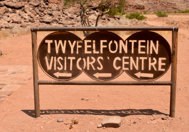 Twyfelfontein — D3214