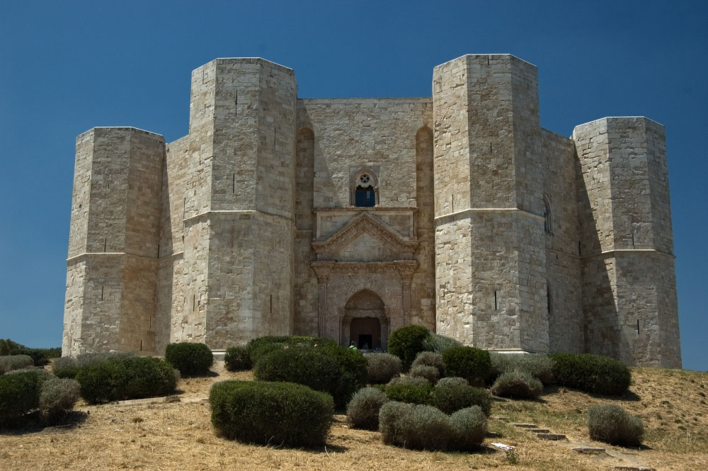Castel del Monte - Castel del Monte | Secret World Trip Planner
