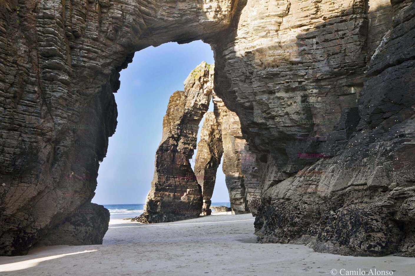 Der atemberaubende Strand: As Catedrais (Die Kathedralen) — Praia das Catedrais