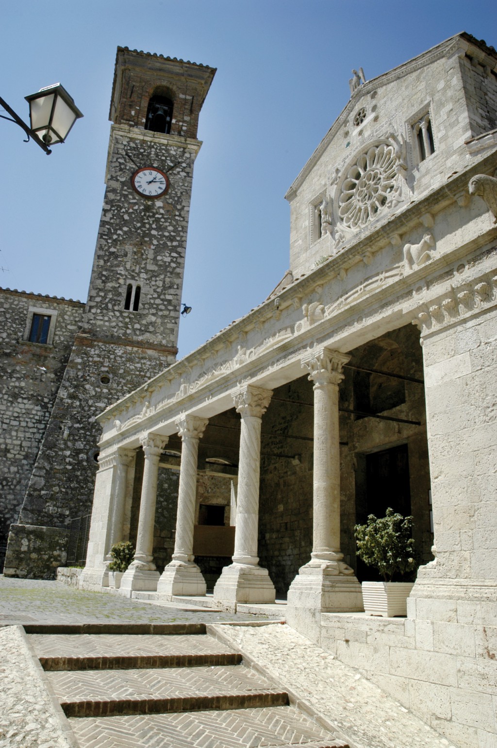 S. Mariya Assunta cherkovi - Lugnano In Teverina | Secret World Trip Planner