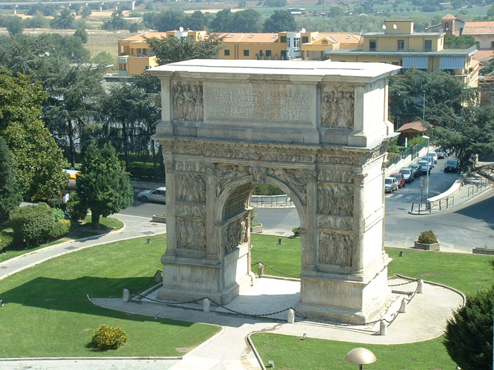 Łuk Trajana - Benevento | Secret World Trip Planner