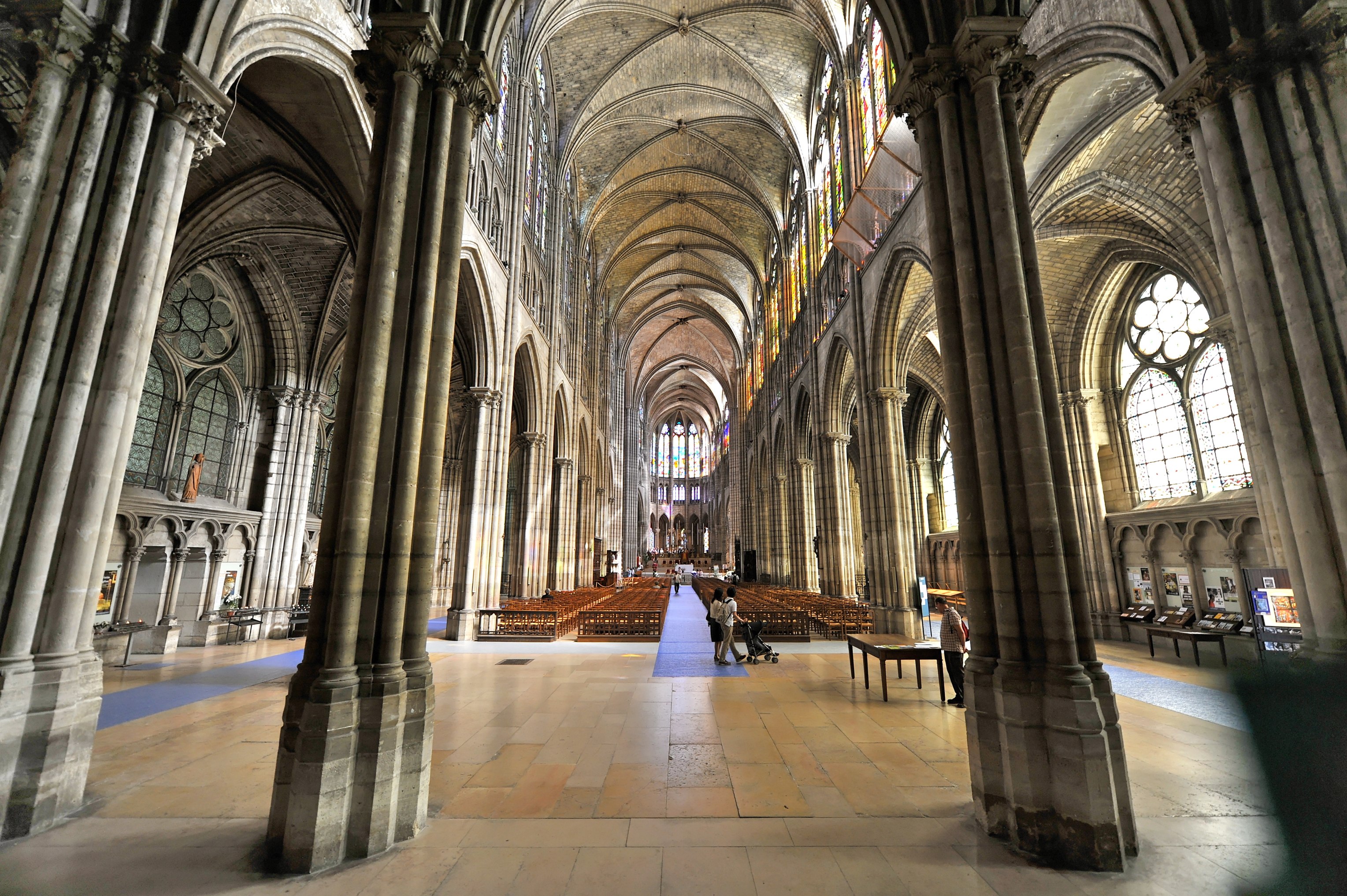 Basilika von Saint-Denis - Saint-Denis | Secret World Trip Planner