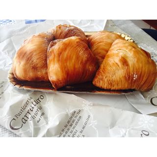 Sean-Pasticceria Carraturo - Napoli | Secret World Trip Planner