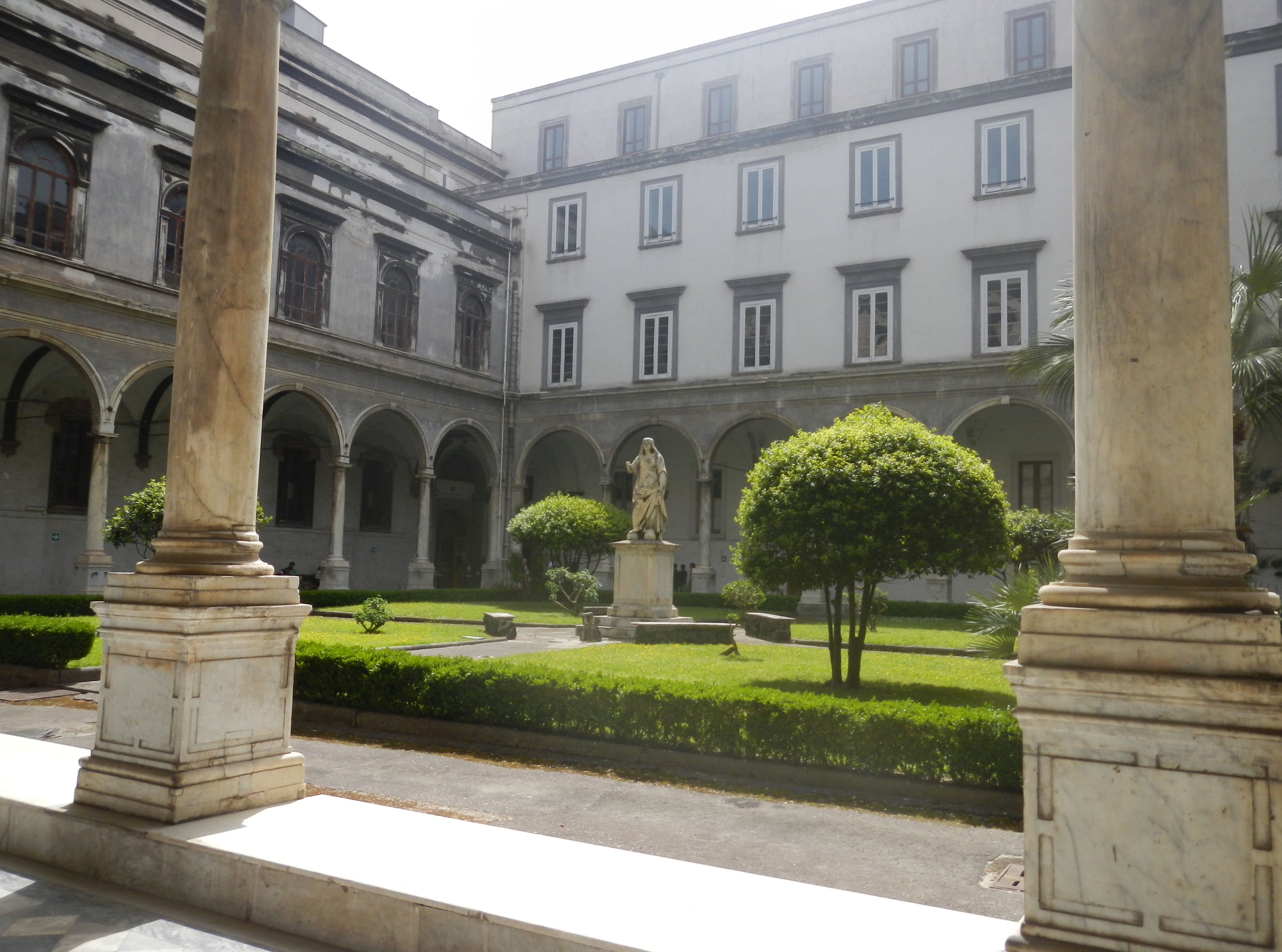 নেপলস রাজ্য আর্কাইভস - Napoli | Secret World Trip Planner