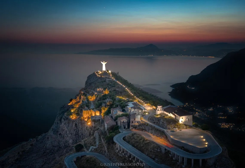Chrystus Maratei - Statua del Cristo Redentore | Secret World Trip Planner