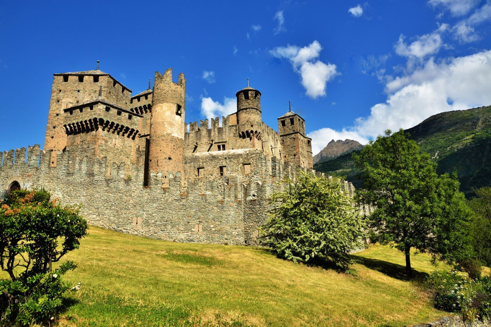 Schloss Fenis - Fénis | Secret World Trip Planner