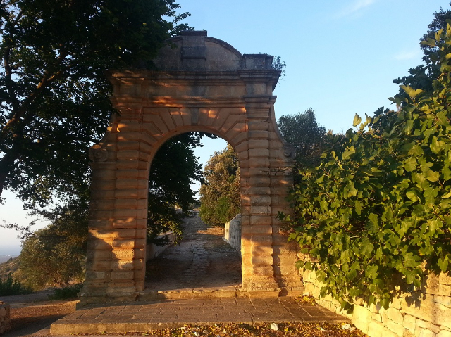 Svatyně svatého Oronza - Ostuni | Secret World Trip Planner