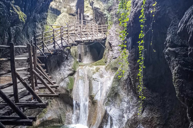 Caves of the Caglieron - Via Grotte del Caglieron | Secret World Trip Planner