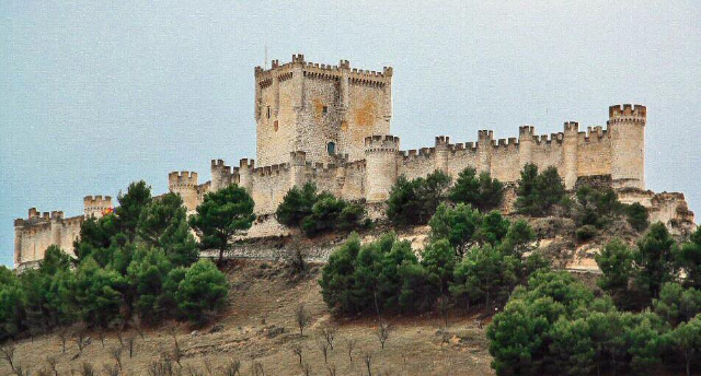 Burg Penafiel - 47300 | Secret World Trip Planner