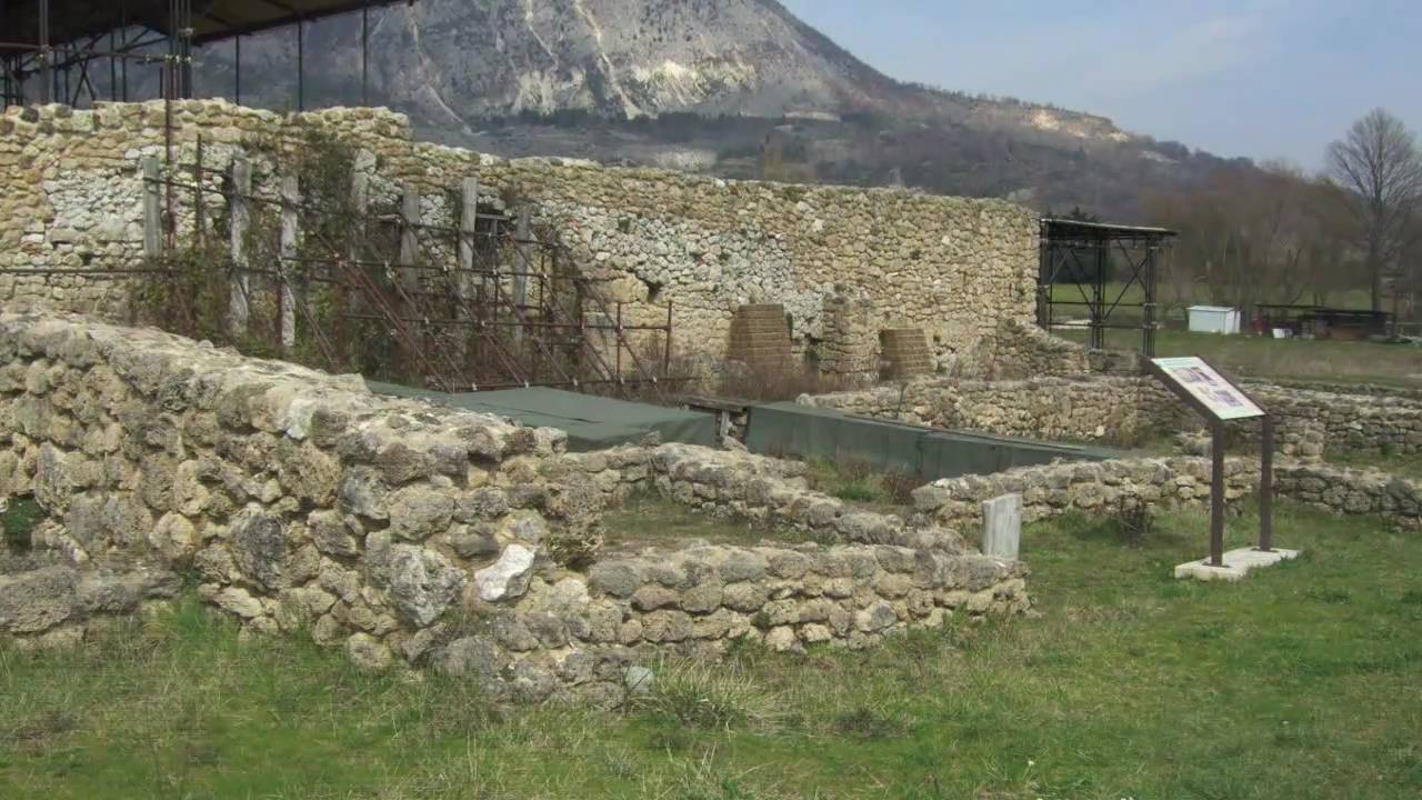 Аббатство Сан-Винченцо-аль-Вольтурно - Cerro al Volturno IS | Secret World Trip Planner