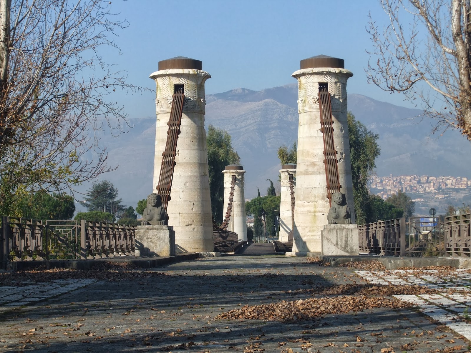 Ponte colgante sobre o Garigliano - Fiume Garigliano | Secret World Trip Planner