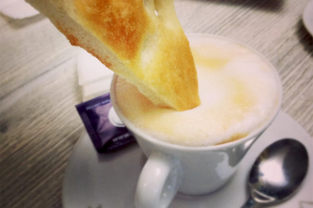 Kapuchino bilan fokaccia - Monterosso al Mare | Secret World Trip Planner