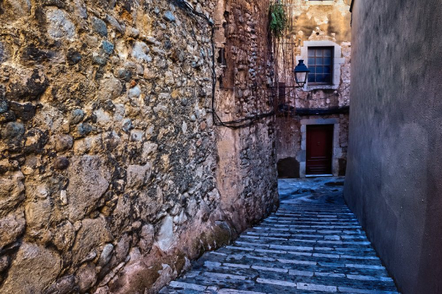 Il quartiere ebraico - un labirinto medievale di memoria e mistero - Girona | Secret World Trip Planner