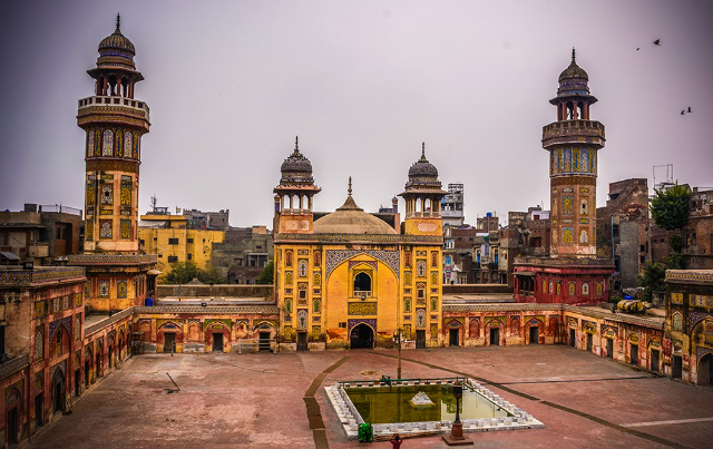 La Moschea di Wazir Khan — Lahore