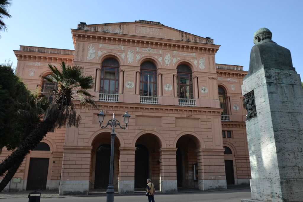 朱塞佩威尔第剧院 - Salerno | Secret World Trip Planner