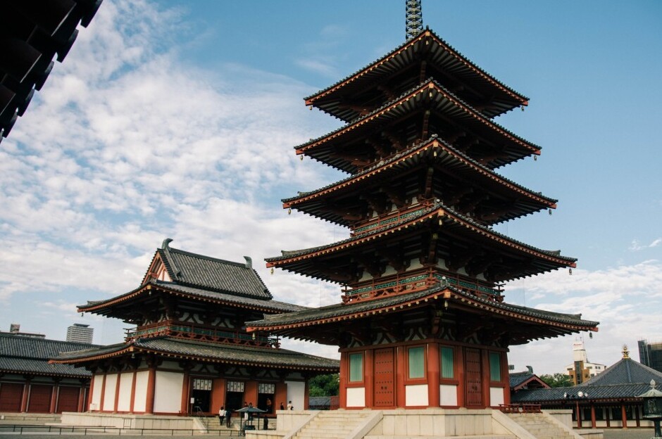 Shitennoji is one of Japan's oldest temples - ?saka-shi | Secret World Trip Planner