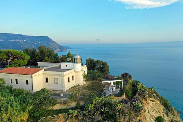 Faro de Capo Vaticano - San Nicolò | Secret World Trip Planner