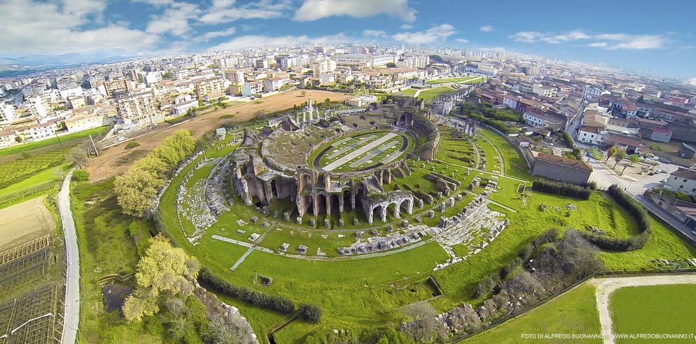 Capua und das zweitgrößte römische Amphitheater - Santa Maria Capua Vetere | Secret World Trip Planner