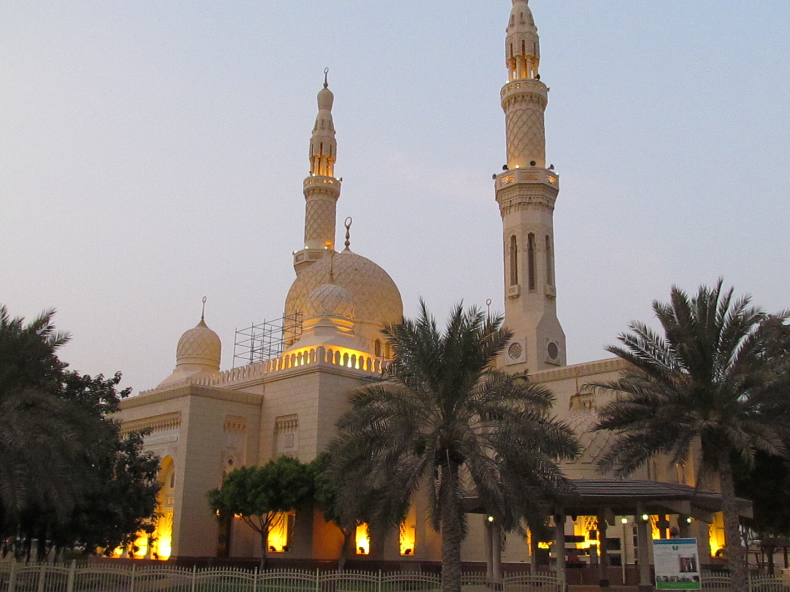 Jumeirah mošee on suurejooneline mošee Dubais - Dubai | Secret World Trip Planner