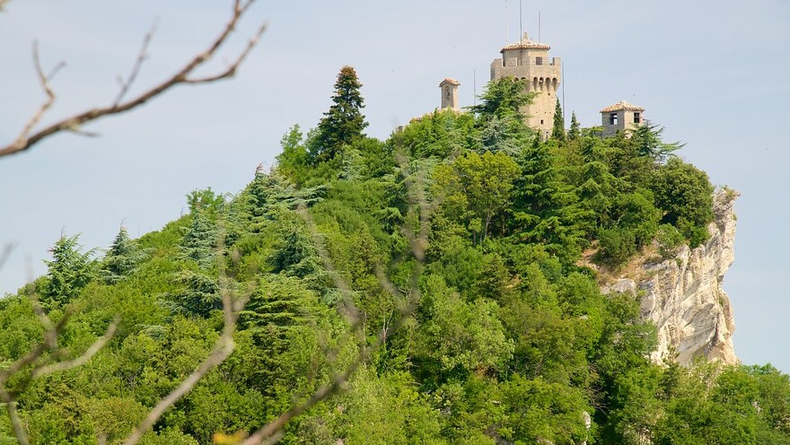 Montale Torre a la República de San marino - 47890 | Secret World Trip Planner