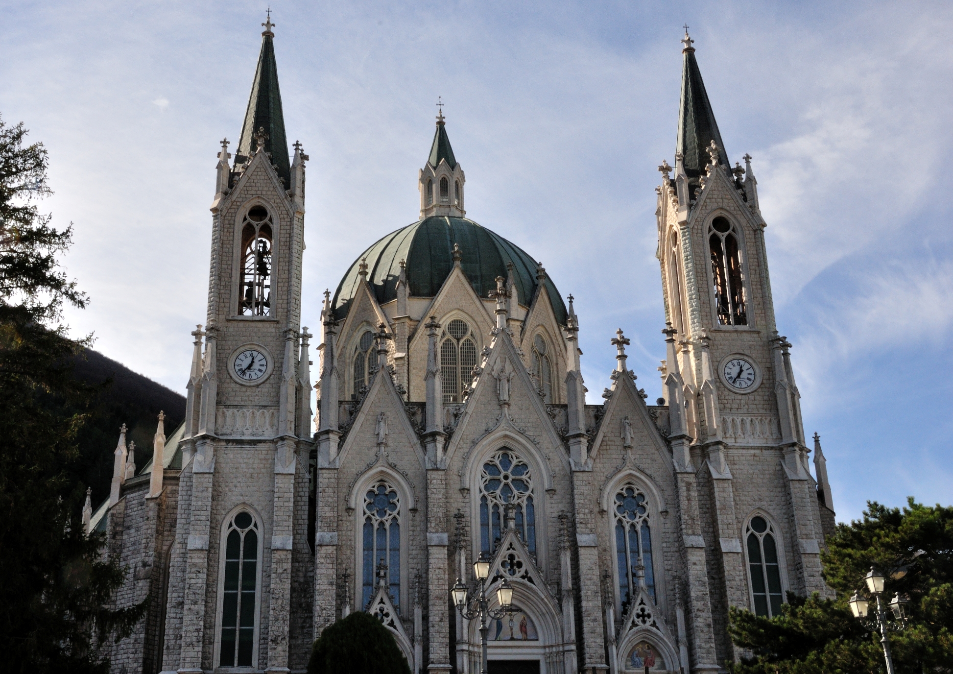 ਮਾਰੀਆ ਸਾਂਤੀਸੀਮਾ ਅਡੋਲੋਰਾਟਾ ਦੀ ਸੈੰਕਚੂਰੀ - Paduli | Secret World Trip Planner