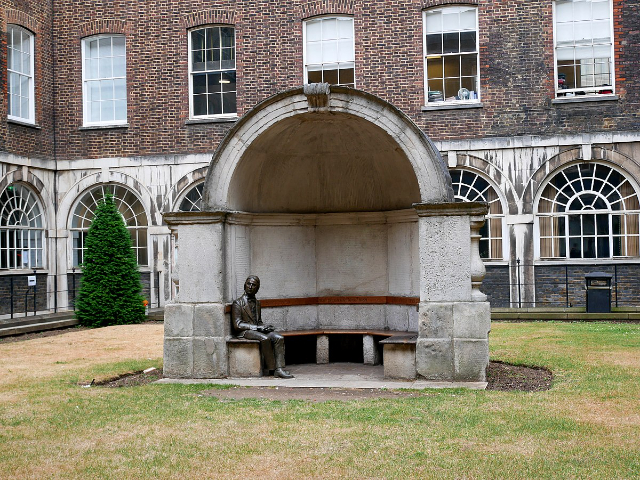 Alcove From Old London Bridge — Grove Rd.