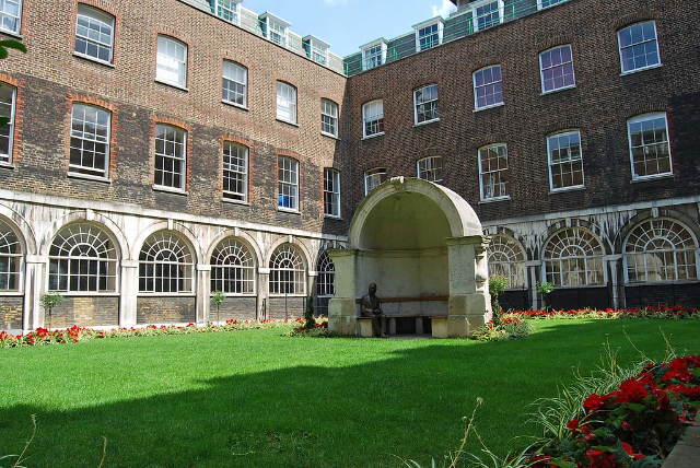Alcove From Old London Bridge - Grove Rd. | Secret World Trip Planner