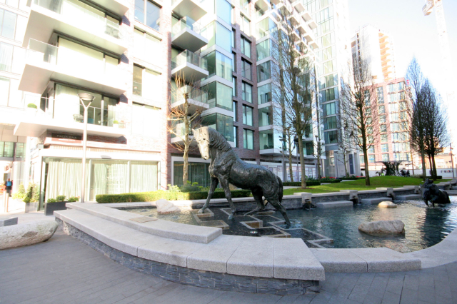 Goodman's Fields Horses. — 54 Leman St