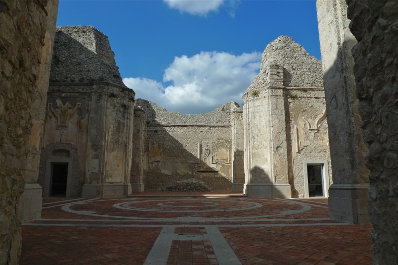 Goleto Abadia eta esoterismo zuria - Goleto | Secret World Trip Planner
