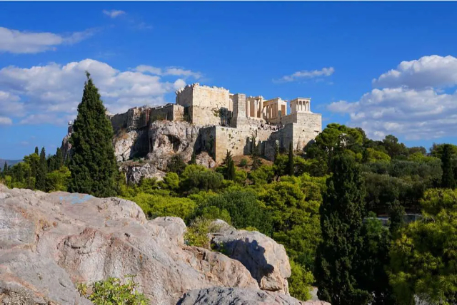 Areopago: Una vista panoramica di Atene - Athens | Secret World Trip Planner