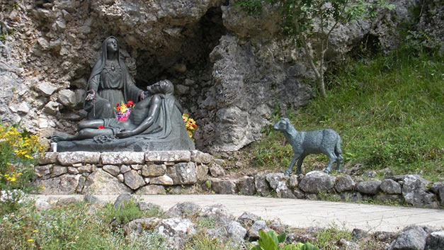 Heiligtum der Schmerzhaften Muttergottes - Paduli | Secret World Trip Planner