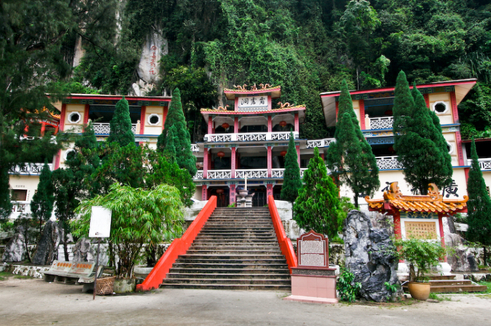 Malaysia: Sam Poh Tong Temple — Ipoh