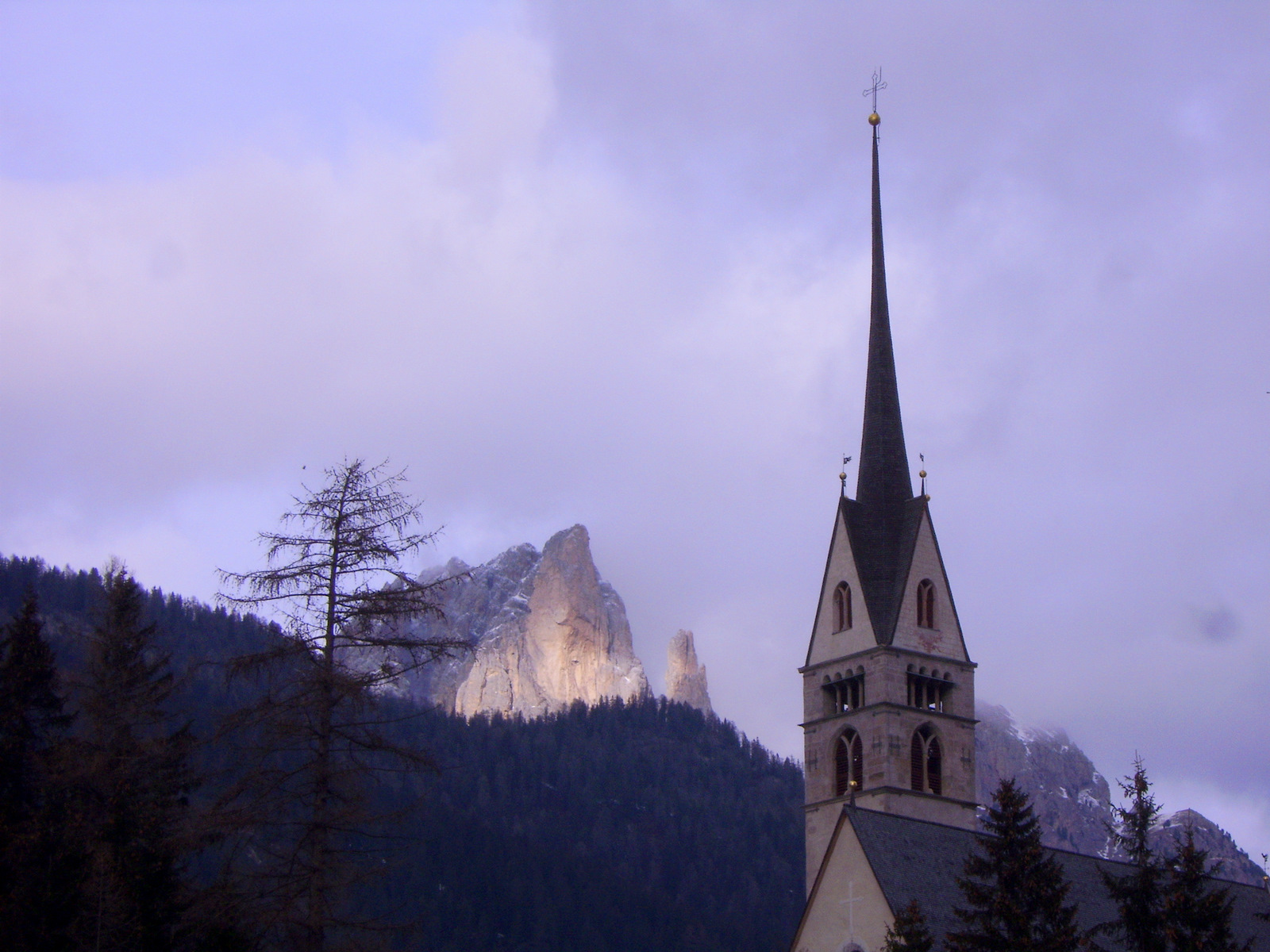 Parish church of San Giovanni in Vigo di Fassa - Pieve Di San Giovanni | Secret World Trip Planner
