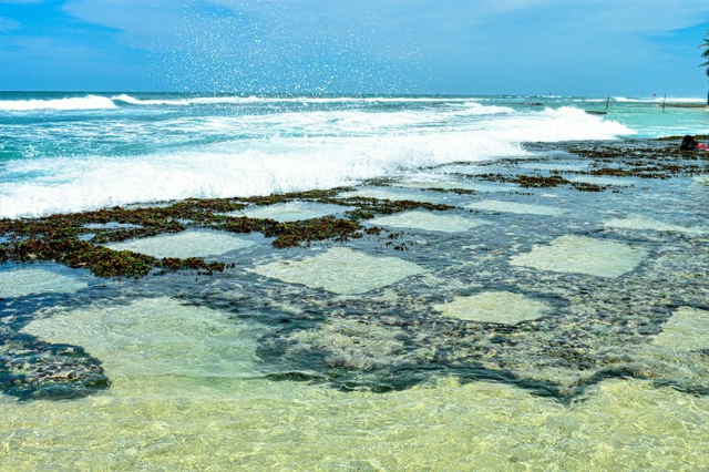 Thalpe Rock Pool beach in Galle - Talpe | Secret World Trip Planner