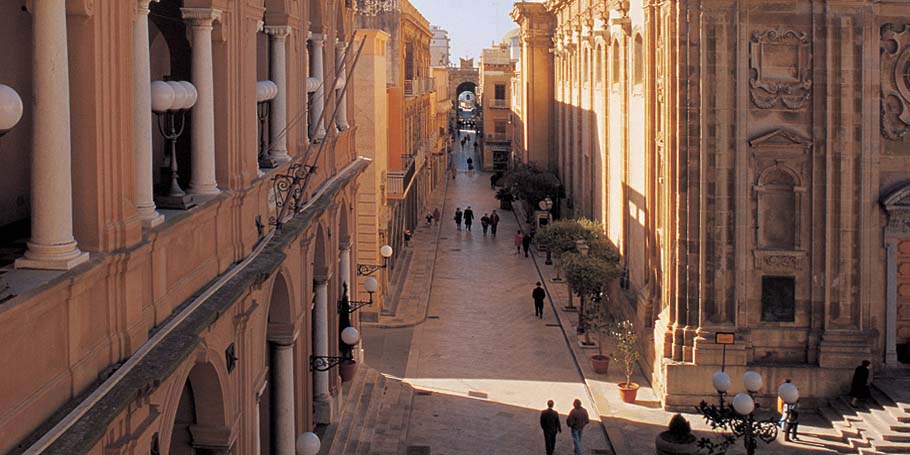 Marsala Egadi Adaları'nda bir teras - Marsala | Secret World Trip Planner
