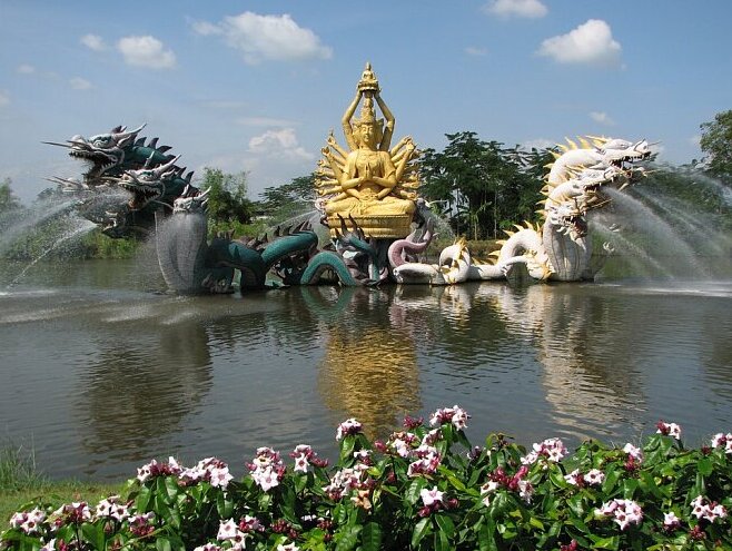 Bodhisattva Avalokiteshvara-Brunnen, Antike Stadt — Tambon Bang Pu Mai