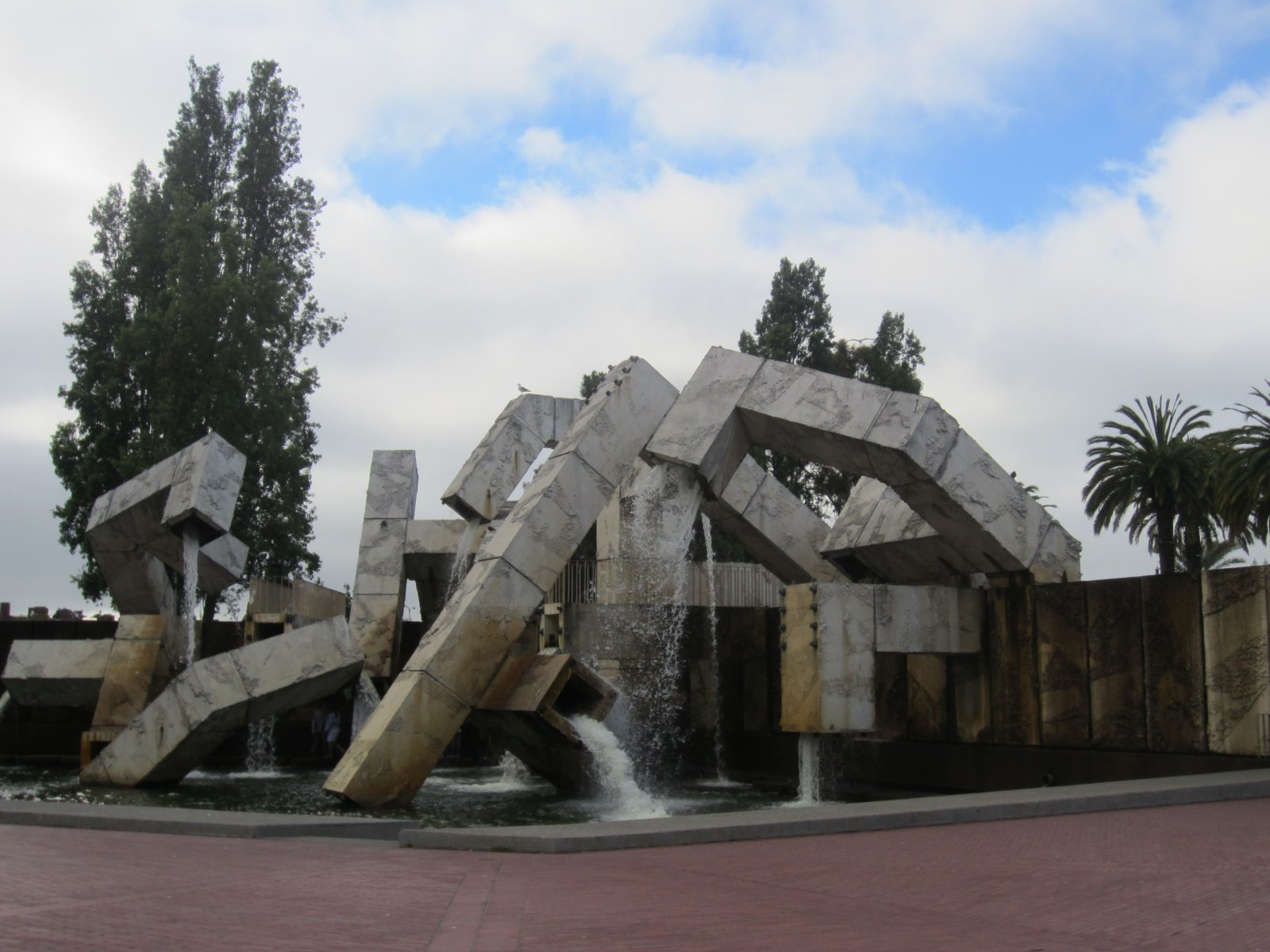 Vaillancourt-Brunnen in San Francisco - San Francisco | Secret World Trip Planner