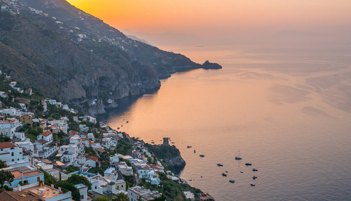 Ing kontras kanggo Positano, Praiano iku wicaksana lan bisu - Praiano | Secret World Trip Planner
