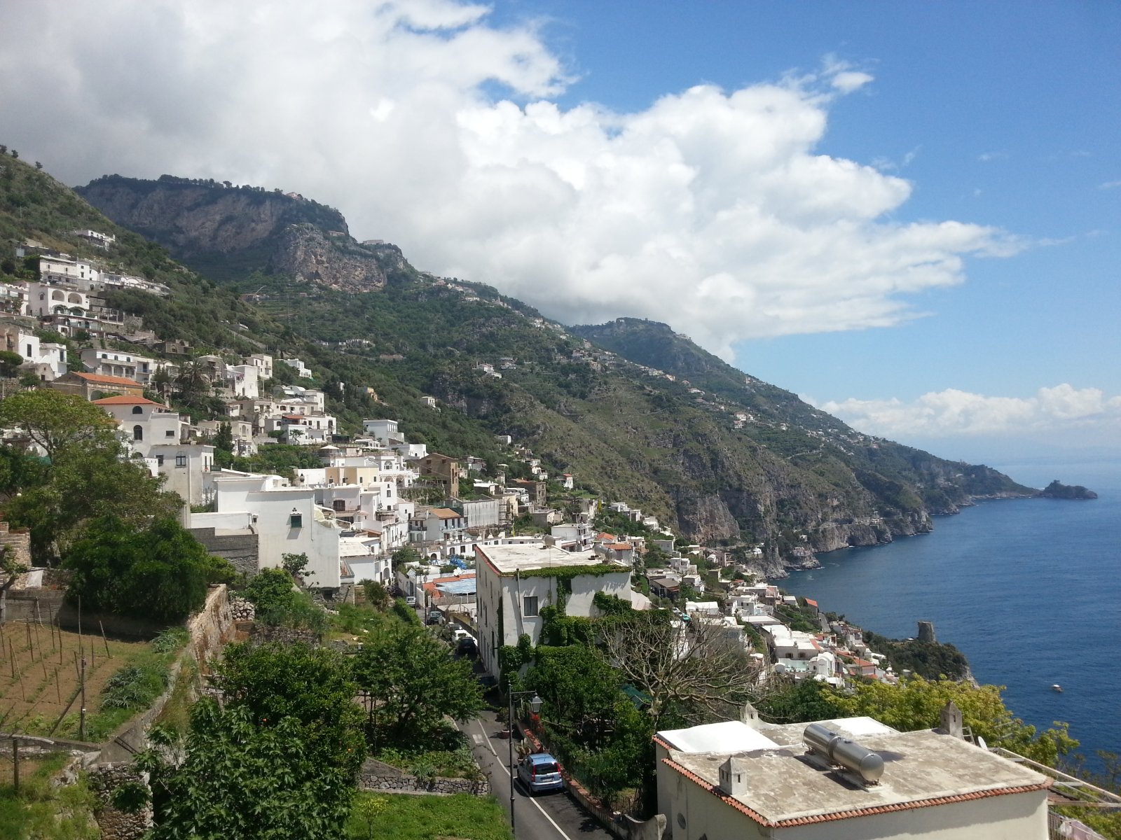 Ing kontras kanggo Positano, Praiano iku wicaksana lan bisu - Praiano | Secret World Trip Planner