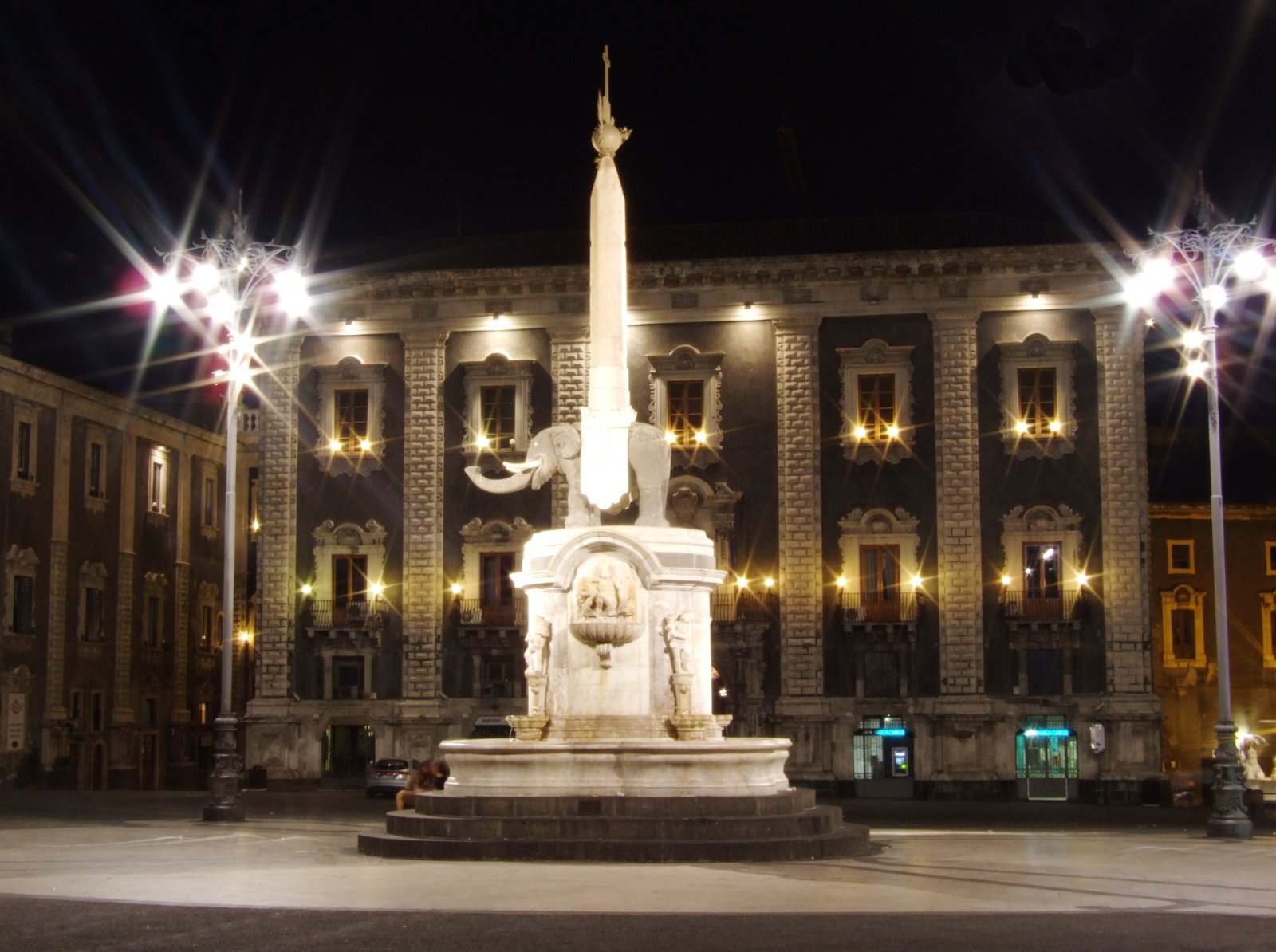 Piazza Duomo und der kleine Elefant von Catania - Catania | Secret World Trip Planner