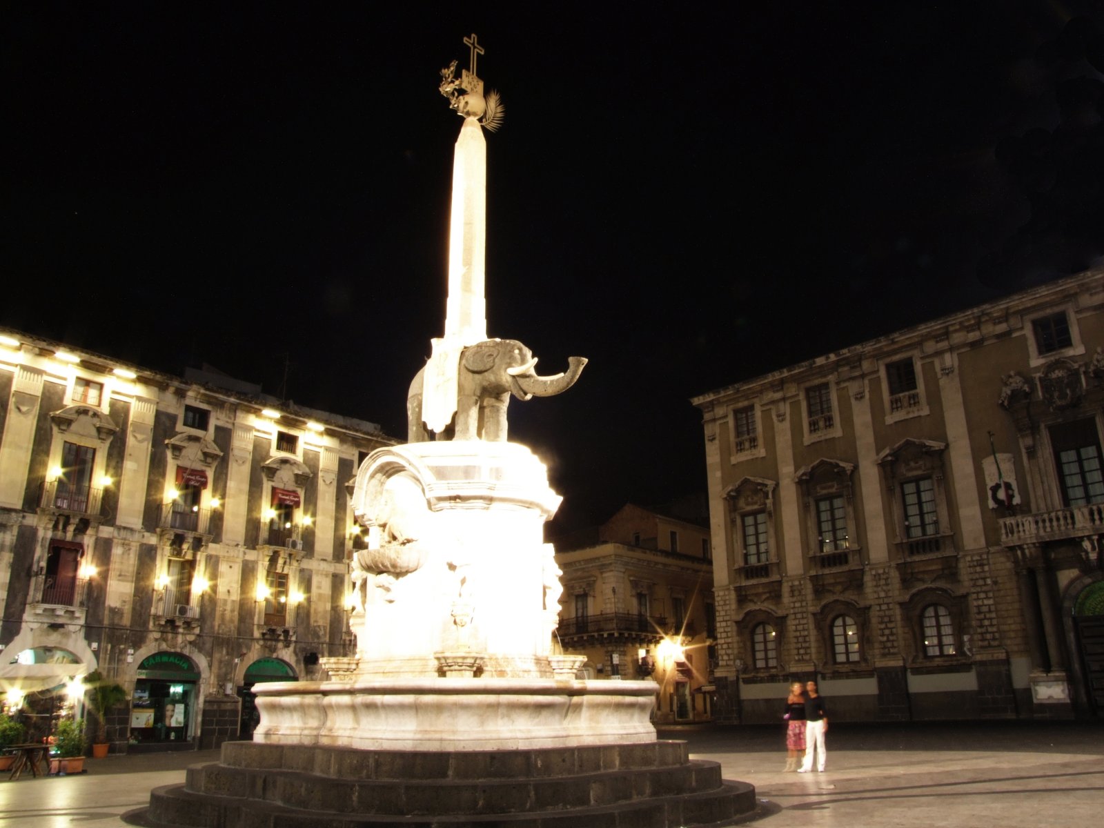 Piazza Duomo und der kleine Elefant von Catania - Catania | Secret World Trip Planner