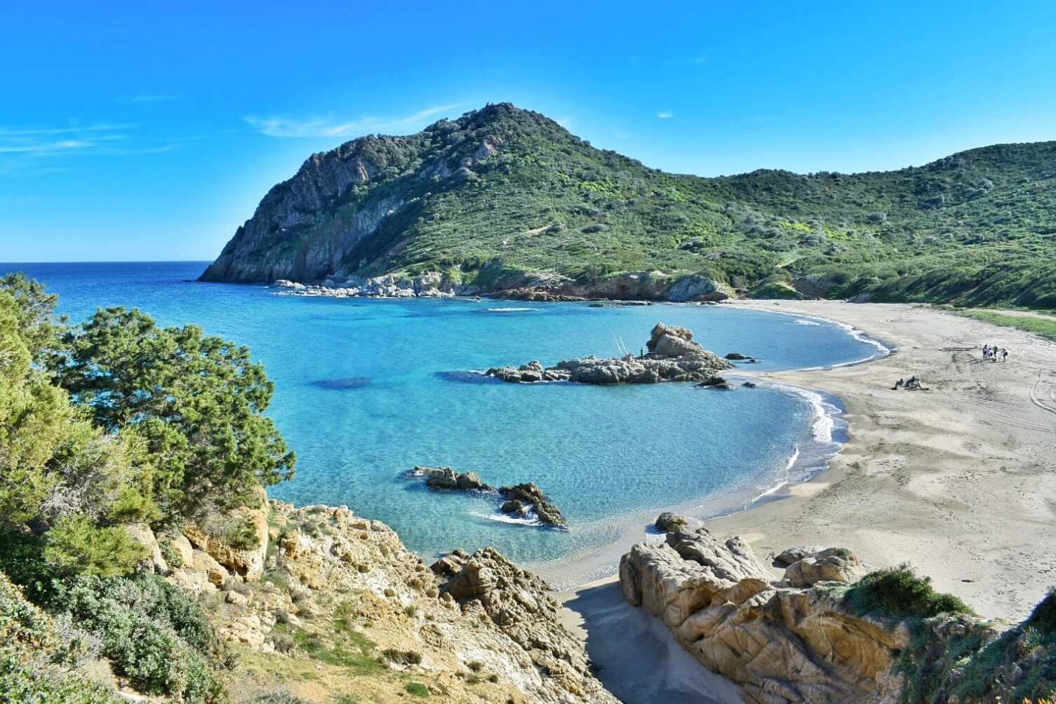 Der Strand von S'Illixi: in die Wildnis — Capo Ferrato