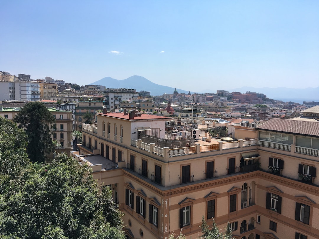 Der Mannajuolo-Palast ein magischer Palast|Chiaia - Napoli | Secret World Trip Planner