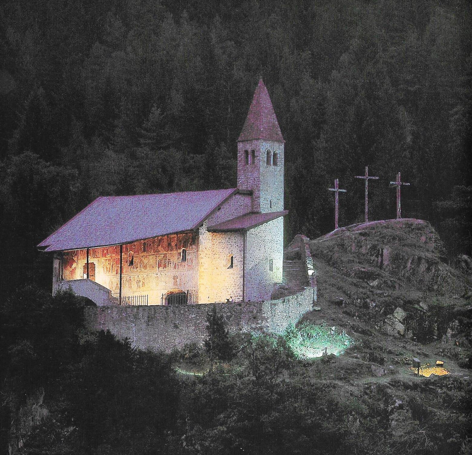 Die schöne Kirche von S.Stefano auf der Klippe in Carisolo - Carisolo | Secret World Trip Planner