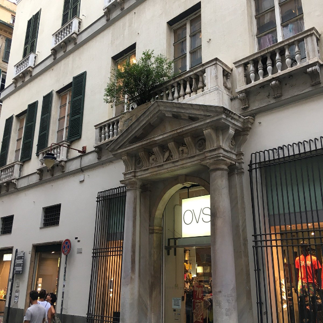 The legend of the pomegranate - Genova | Secret World Trip Planner