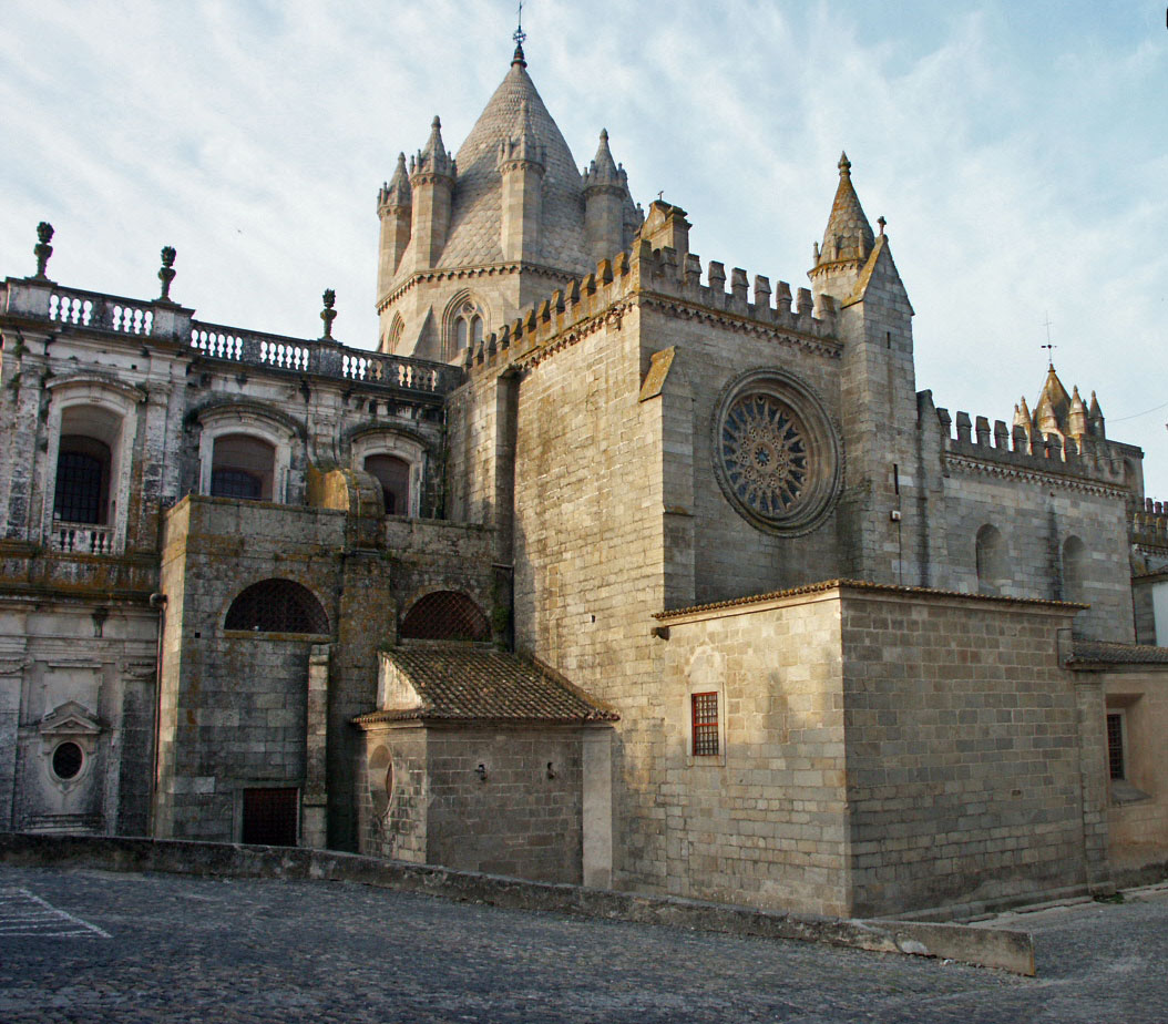 Die Kathedrale von Évora - Évora | Secret World Trip Planner
