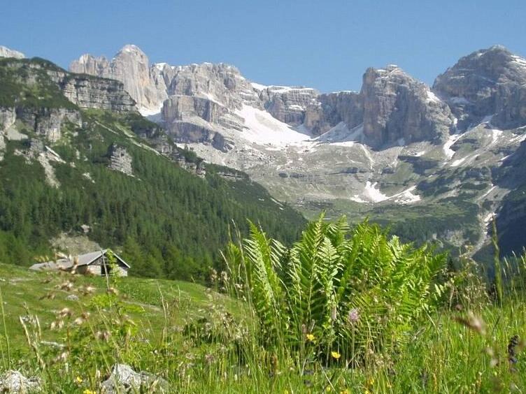 Val d'Ambiez, an amphitheatre in the Brenta Dolomites - 38078 San Lorenzo in banale TN | Secret World Trip Planner